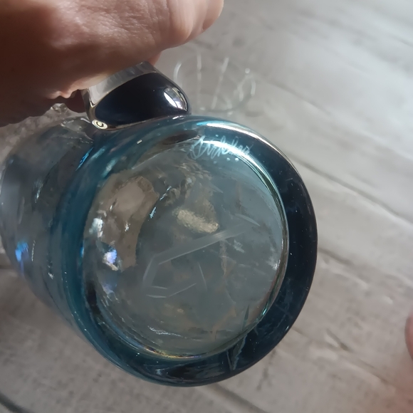 Sickles OH Signed Etched Grape Cluster & Leaf Motif w Semi Attached Clear Handle - Picture 7 of 8